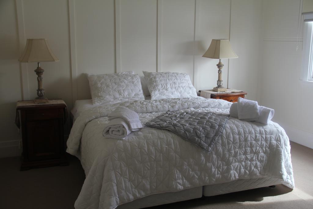 Mentor Chambers Apartment Bed & Breakfast West Wyalong Room photo