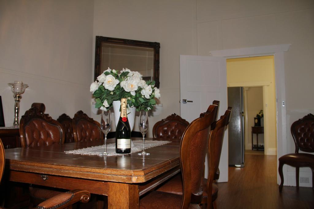 Mentor Chambers Apartment Bed & Breakfast West Wyalong Exterior photo